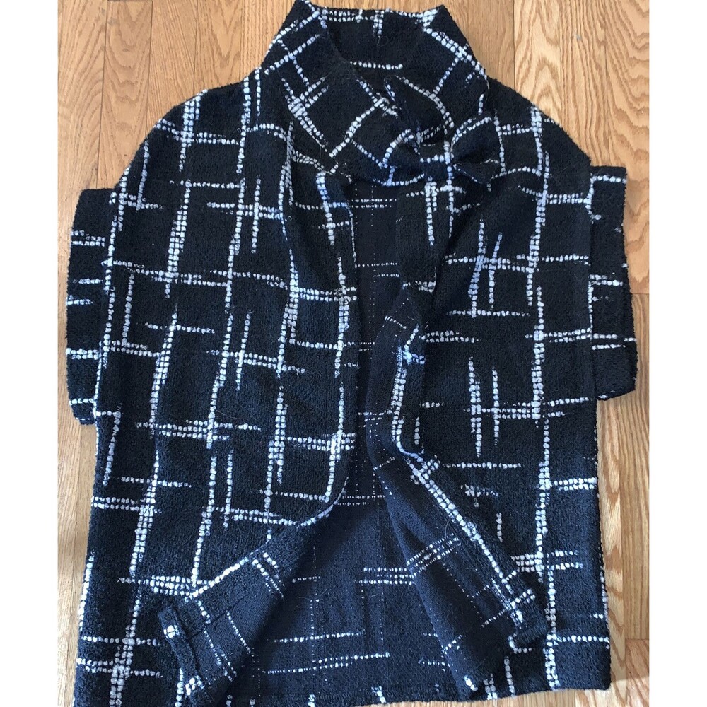 Tickled Pink Women's Poncho Knit Sweater One Size Black White NWT